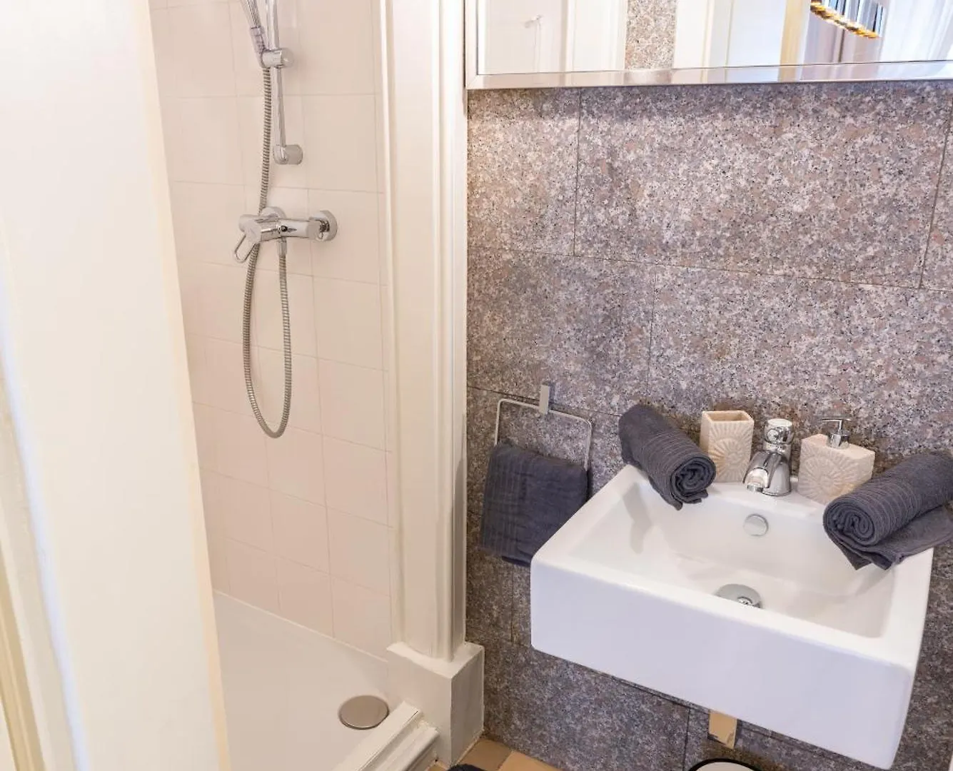 Premium Suites Vienna - Schoenlaterngasse Austria